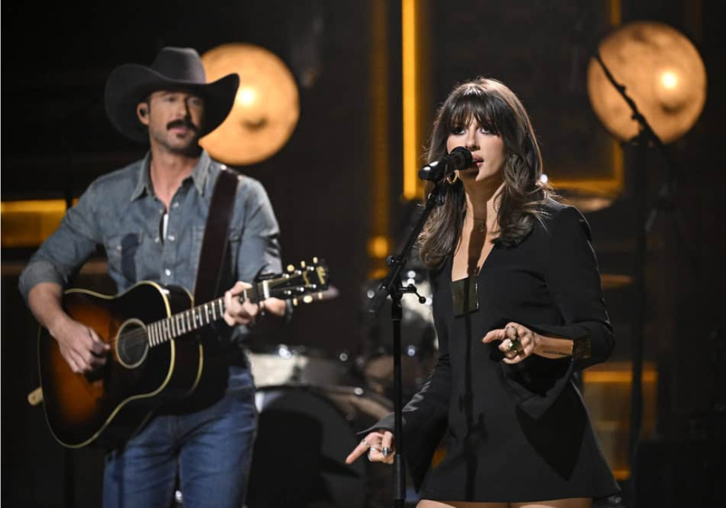 Ella Langley and Riley Green Bring the Heat with ‘You Look Like You Love Me’ on ‘The Tonight Show’