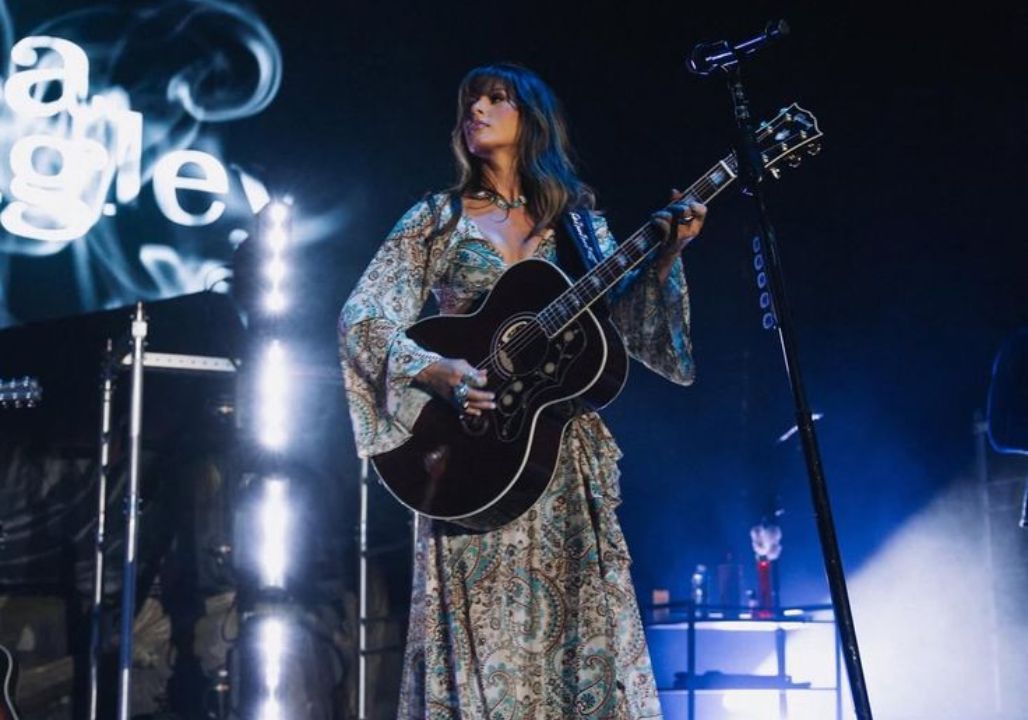 Ella Langley has officially unveiled her 2026 tour, “One Last Ride” — a breathtaking, emotionally charged experience celebrating her journey and impact in country music. The full list of tour dates and cities has now been announced.